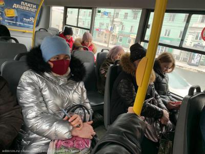 В Рязани проверили соблюдение масочного режима на остановках